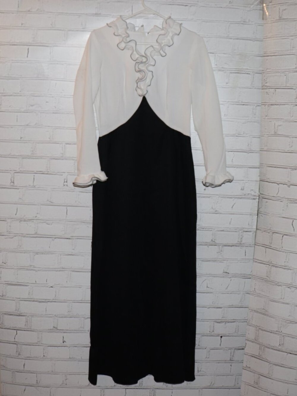 🖤🤍 Vintage Black & White Long Dress · No Tags · Fits S/M